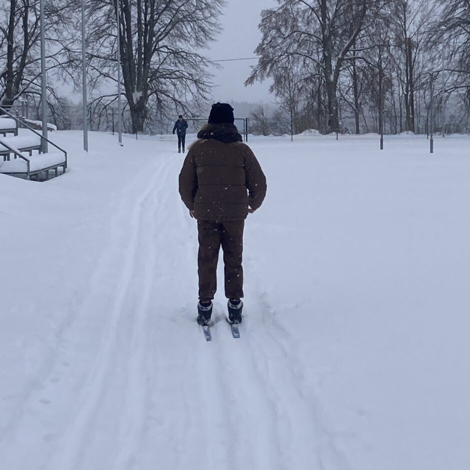Slēpošanas prieks sporta stundās