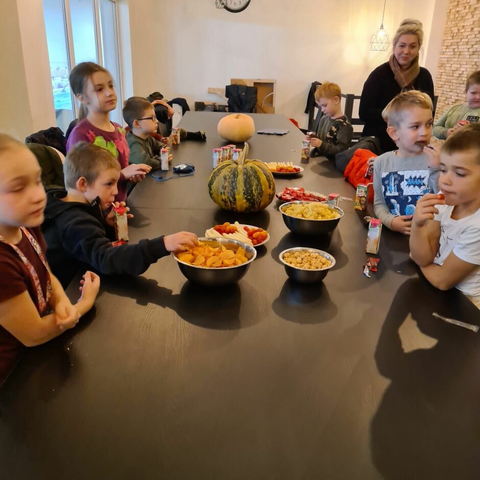 Skolēni uzņēmumā 