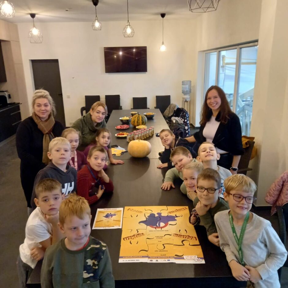 Skolēni uzņēmumā 