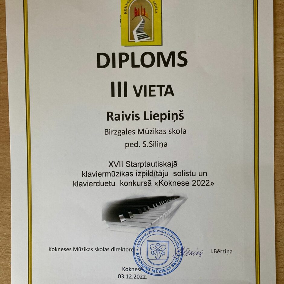 Diploms