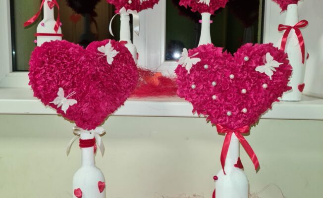 Floristikas pulciņa siržu kompozīcijas