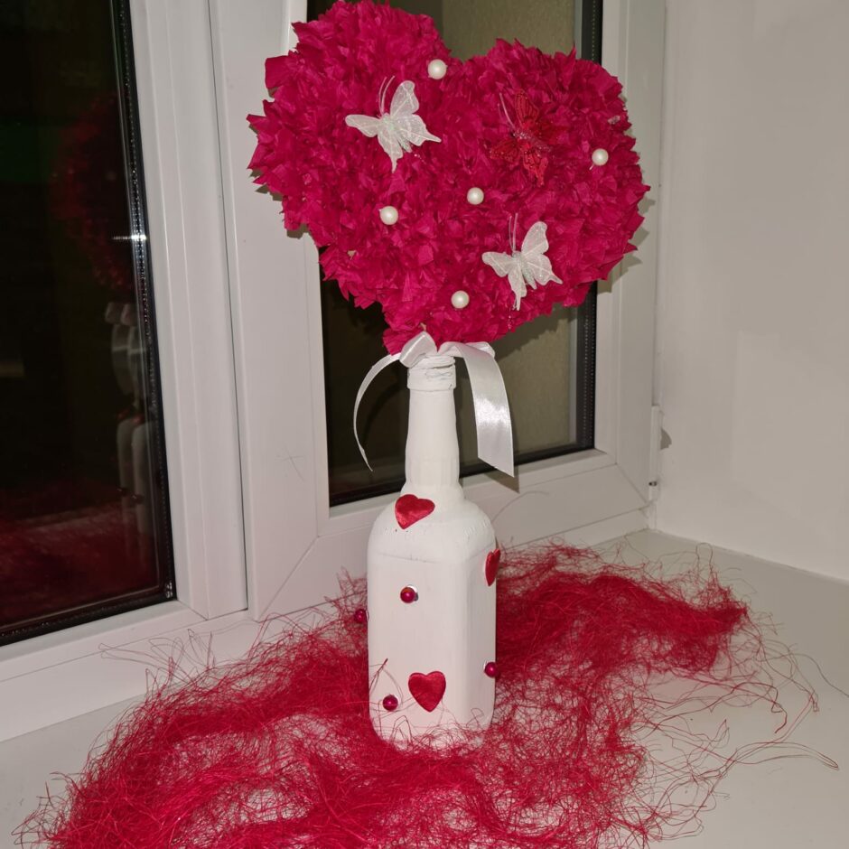 Floristikas pulciņa siržu kompozīcijas