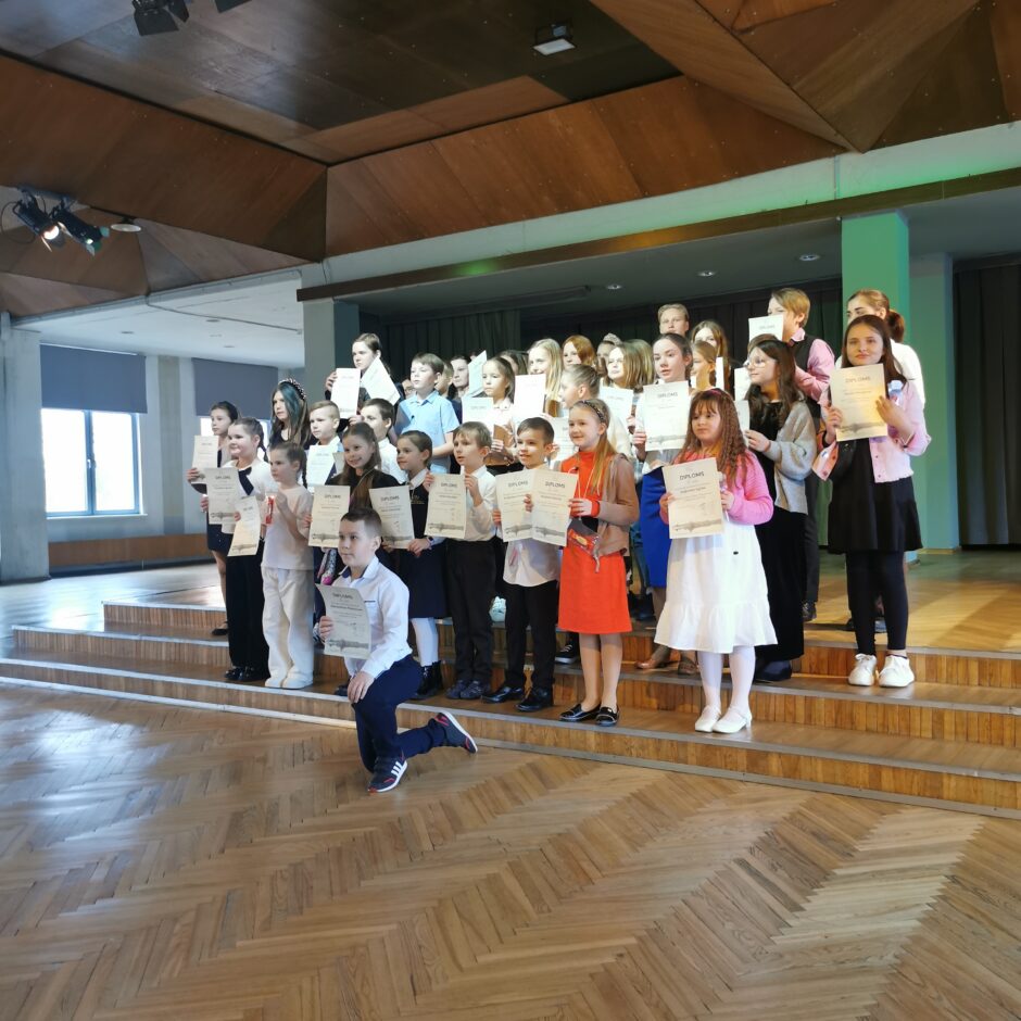 Skatuves runas konkurss