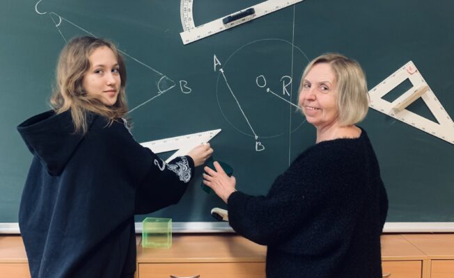 Kerija Liepiņlauska iegūst atzinību matemātikas olimpiādē