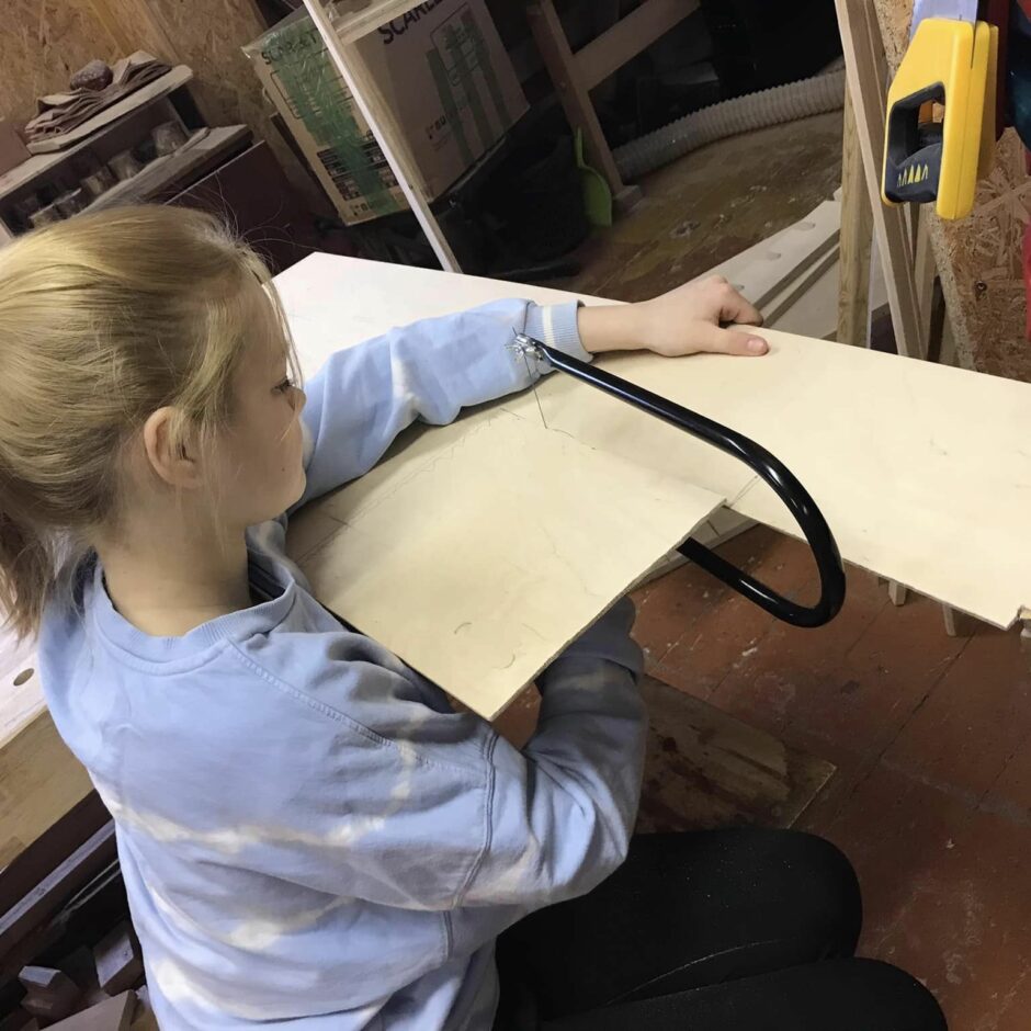 6.klases dizaina un tehnoloģiju mācību stunda