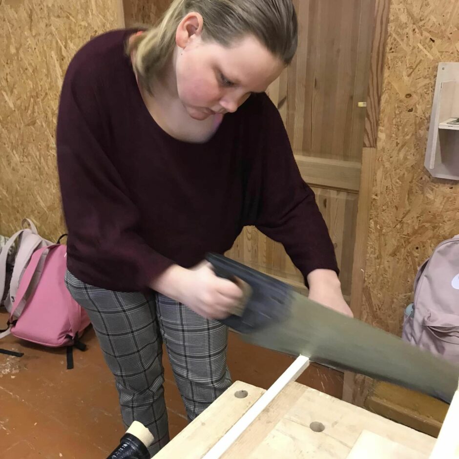 6.klases dizaina un tehnoloģiju mācību stunda