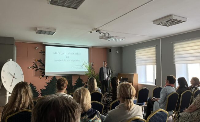 NĒ - mobingam izglītības istādēs