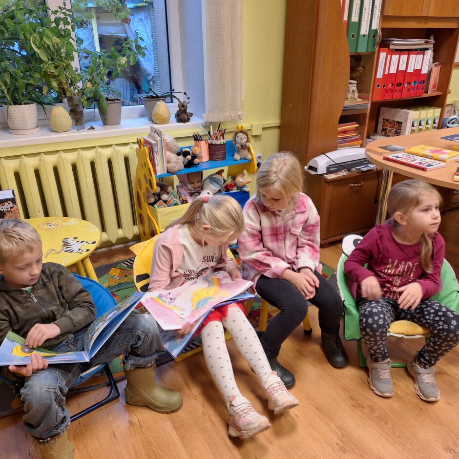 1.klase apmeklē pagasta bibliotēku