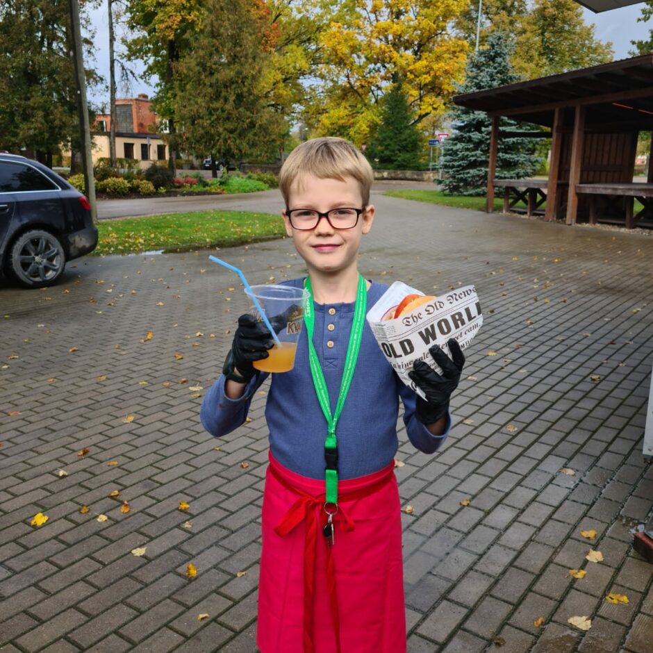 2.klase viesojas pie Pilns Puncis