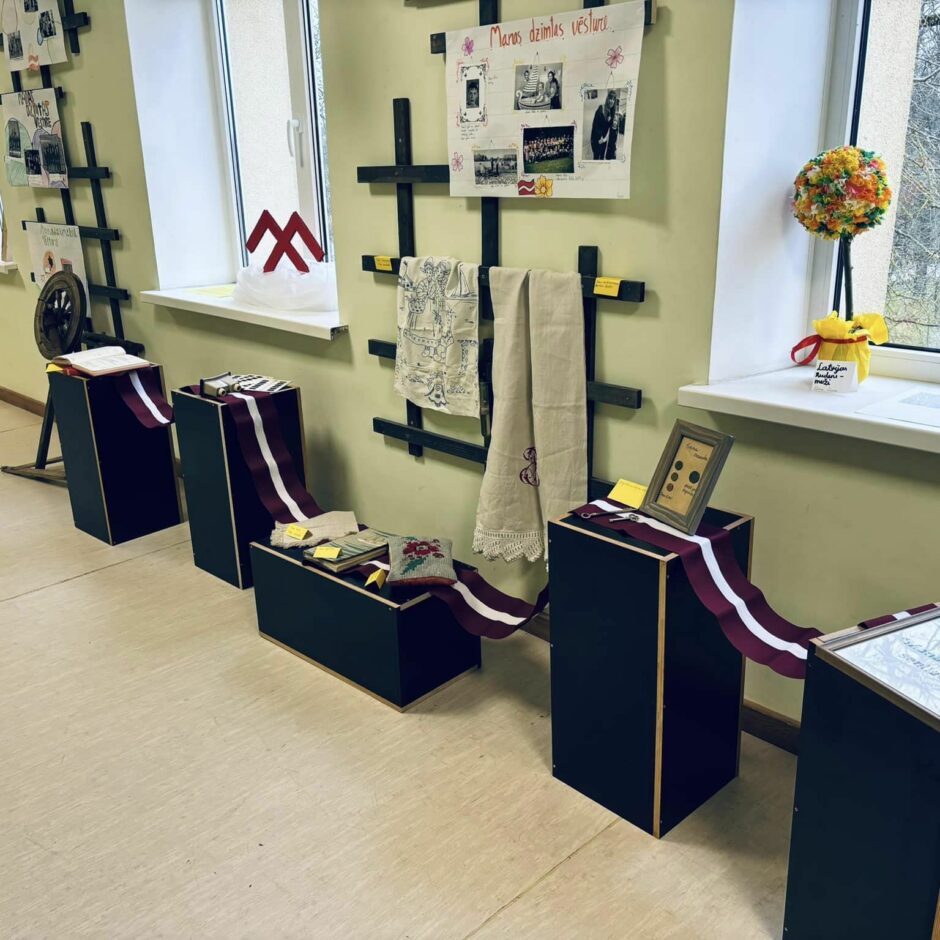 Valsts svētku svinības skolā