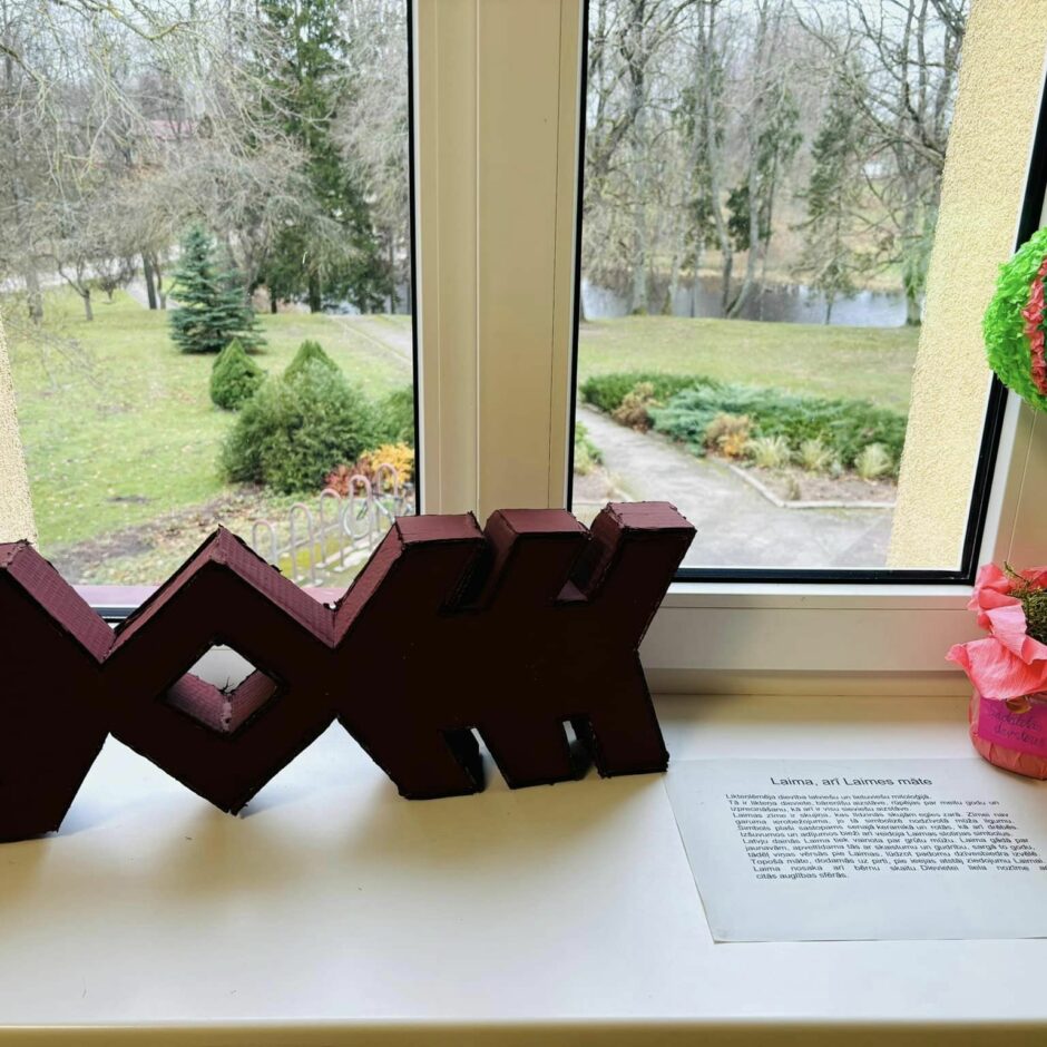 Valsts svētku svinības skolā