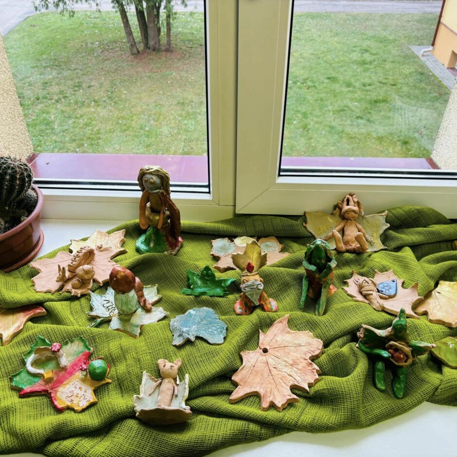 🇱🇻Daudz laimes, mūsu mīļā LATVIJA!🇱🇻 Šo pašu svētāko Tu neaizmirsti: vai celies debesīs, vai jūras dzīlēs nirsti, vai draugu pulkā dali savu prieku, vai viens pats satiecies ar pretinieku - Tu esi Latvija! /Ojārs Vācietis/ #Birzgalespamatskola #Ogresnovads #Latvijai105