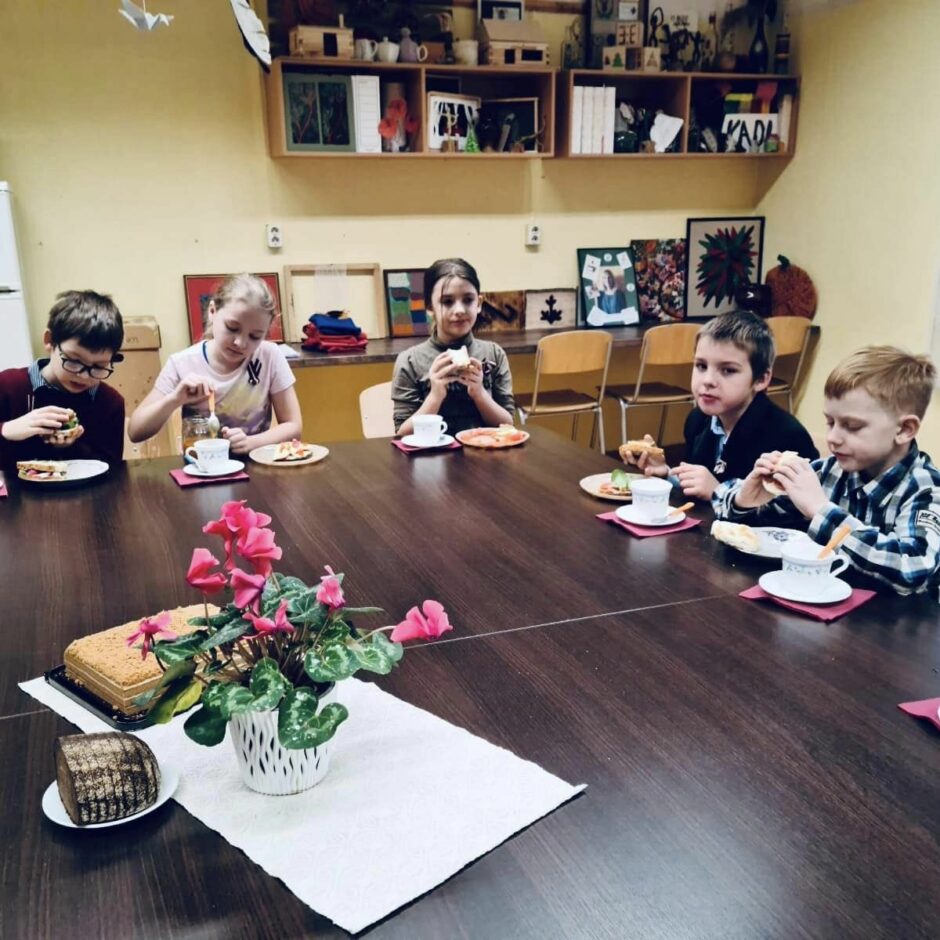 Valsts svētku svinības skolā