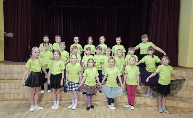 Mēģinājuma tērpi deju kolektīvam