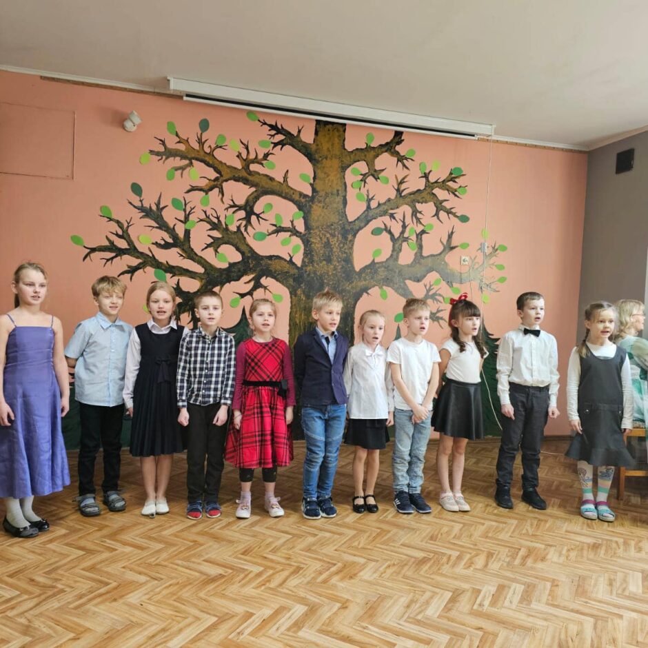 Nošu, krāsu un vārdu virpulī