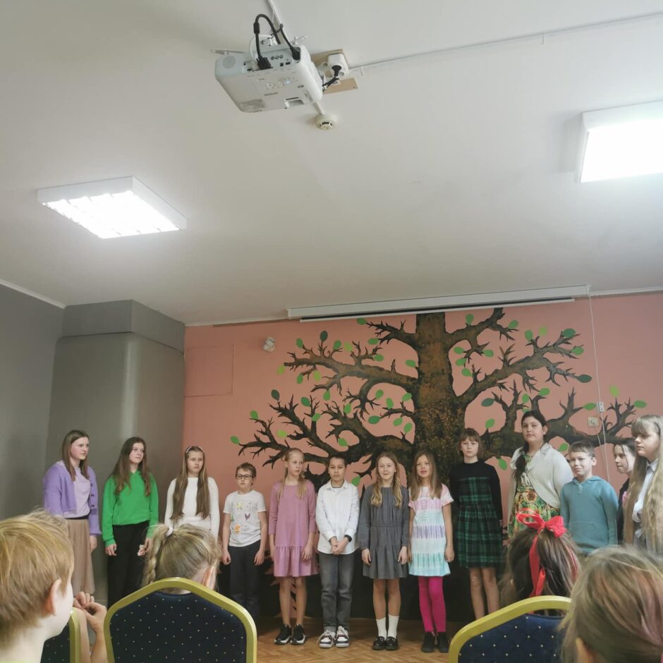 Nošu, krāsu un vārdu virpulī