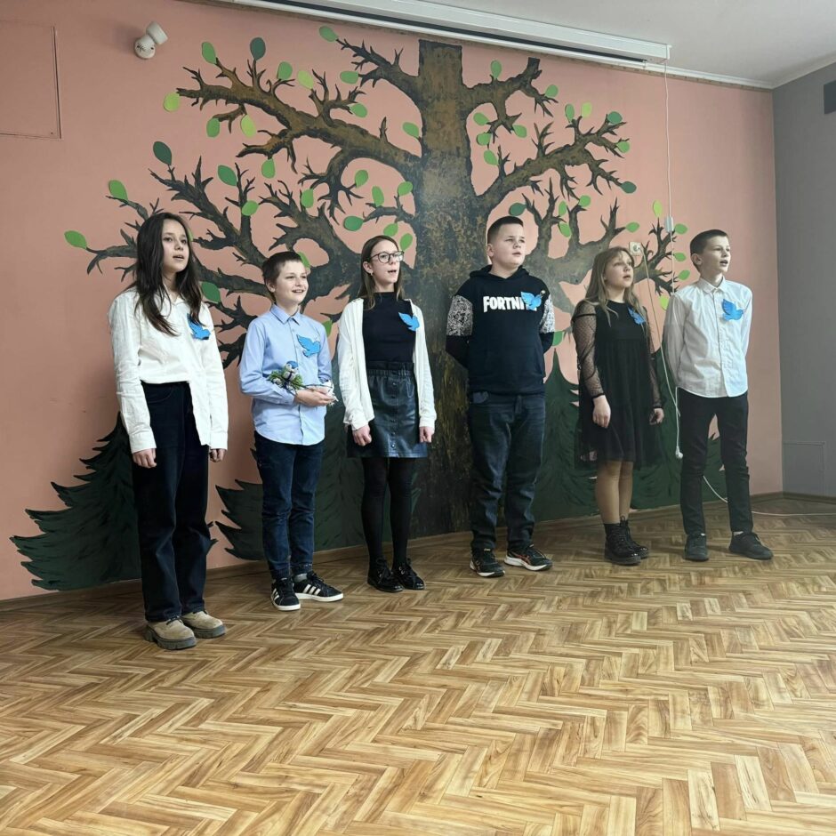 Nošu, krāsu un vārdu virpulī