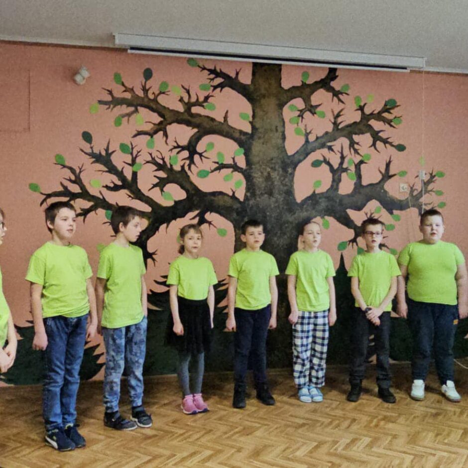 Nošu, krāsu un vārdu virpulī