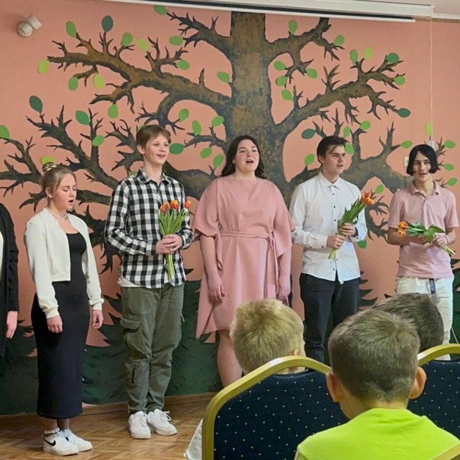 Nošu, krāsu un vārdu virpulī