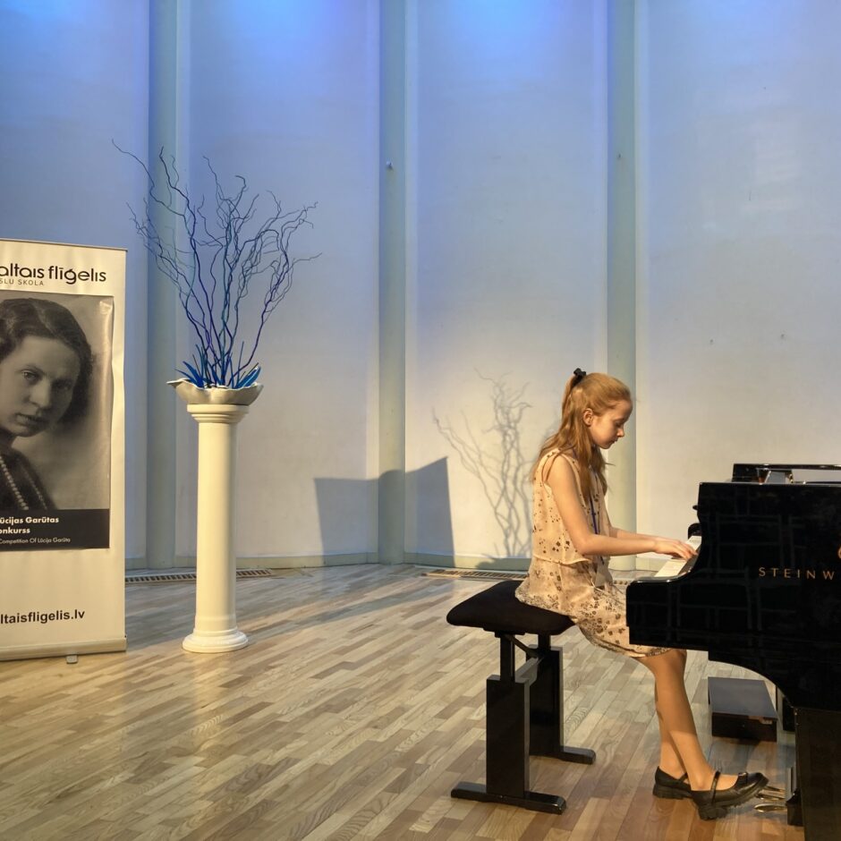 VII Starptautiskais Lūcijas Garūtas jauno pianistu konkurss