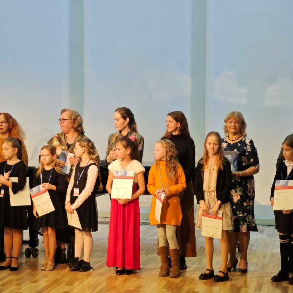 VII Starptautiskais Lūcijas Garūtas jauno pianistu konkurss