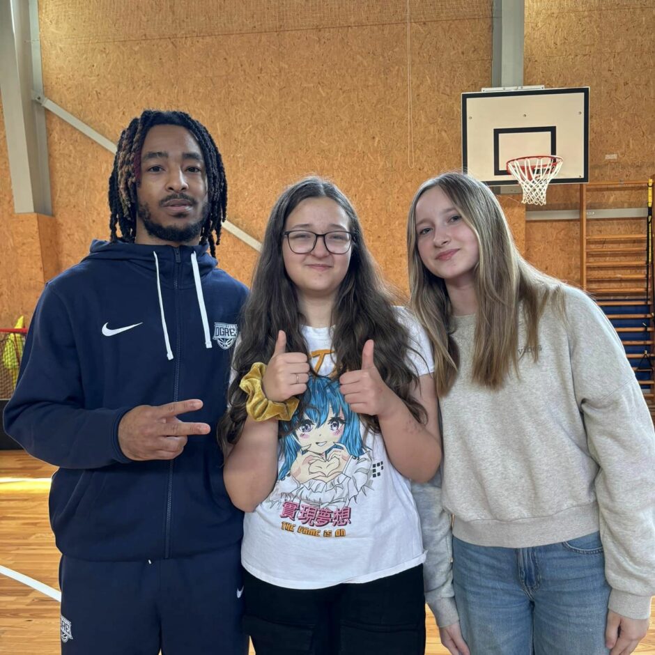 BK Ogre basketbolisti skolā