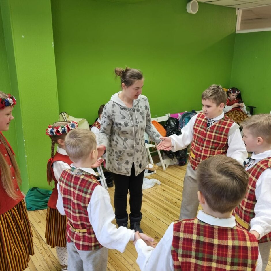 Deju kolektīvu skate