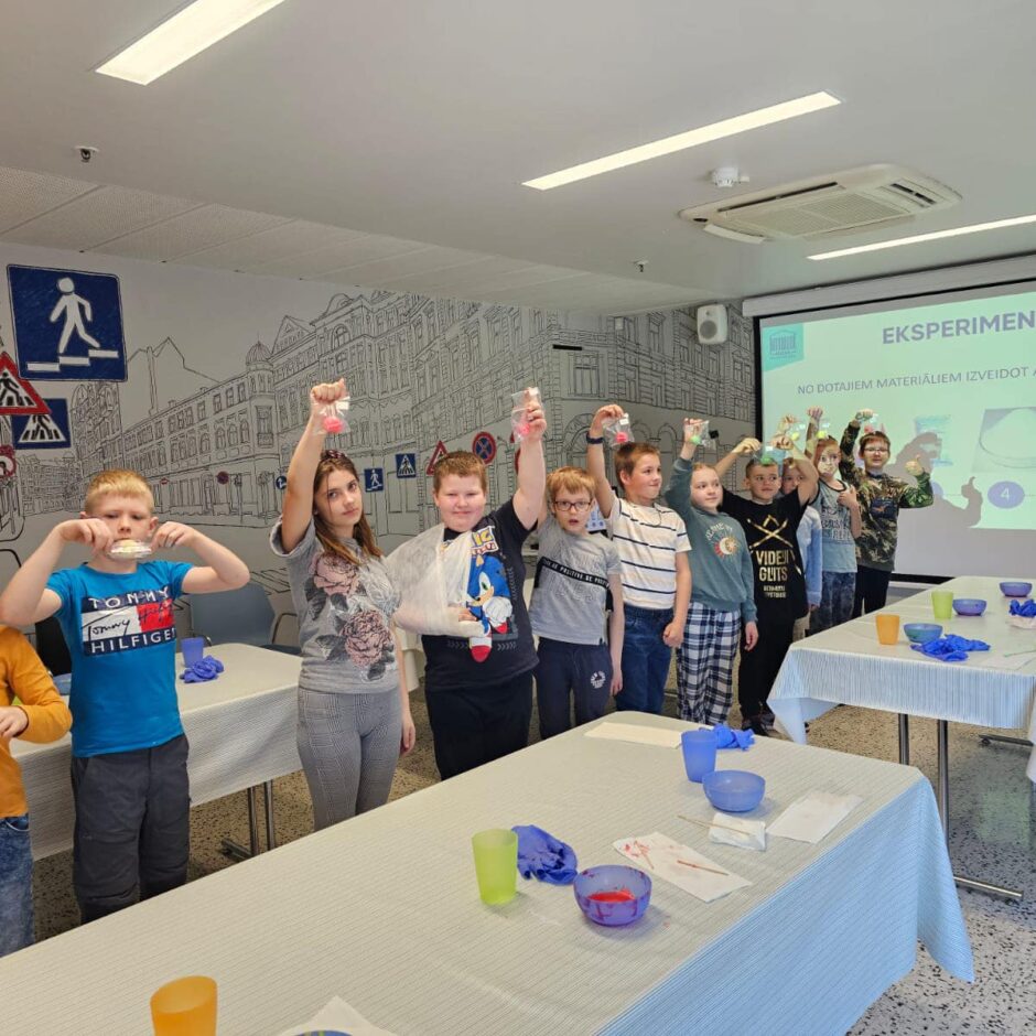 2.klase apmeklē Rīgas motormuzeju