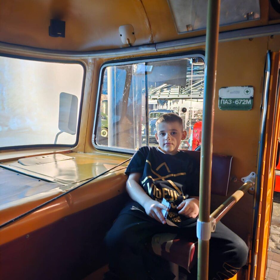 2.klase apmeklē Rīgas motormuzeju