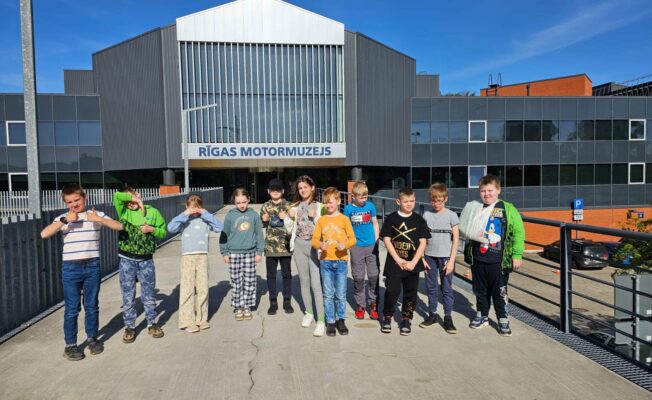 2.klase apmeklē Rīgas motormuzeju