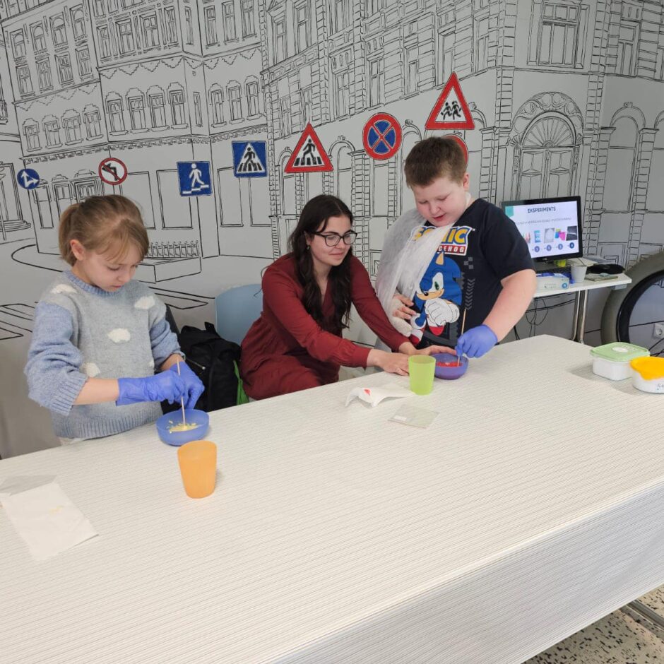 2.klase apmeklē Rīgas motormuzeju