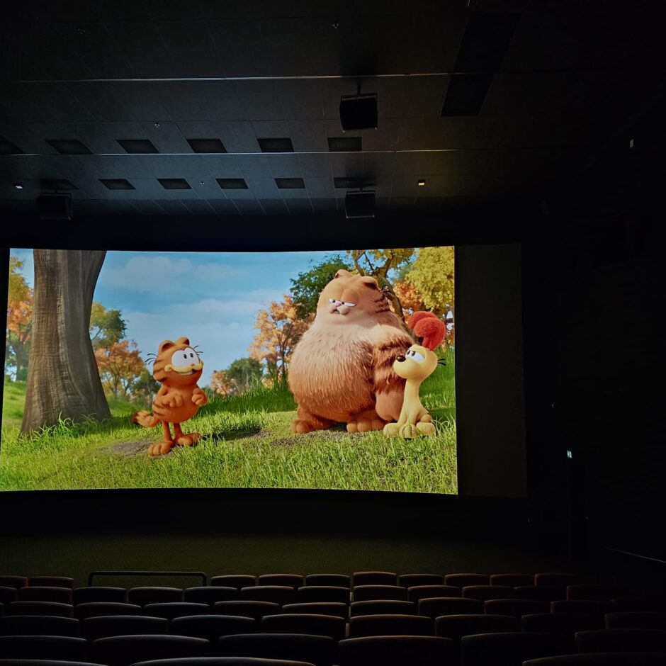 2.klase kino apmeklējumā