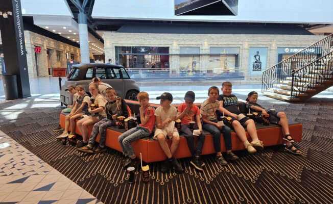 2.klase kino apmeklējumā