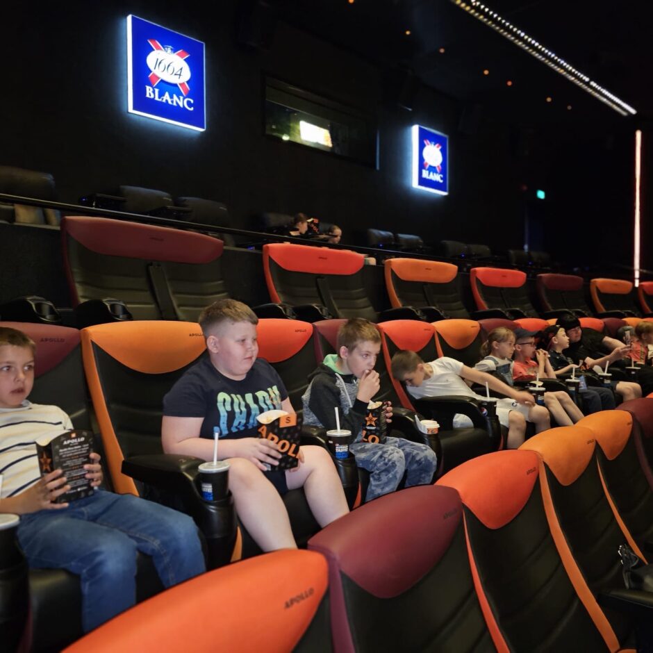 2.klase kino apmeklējumā