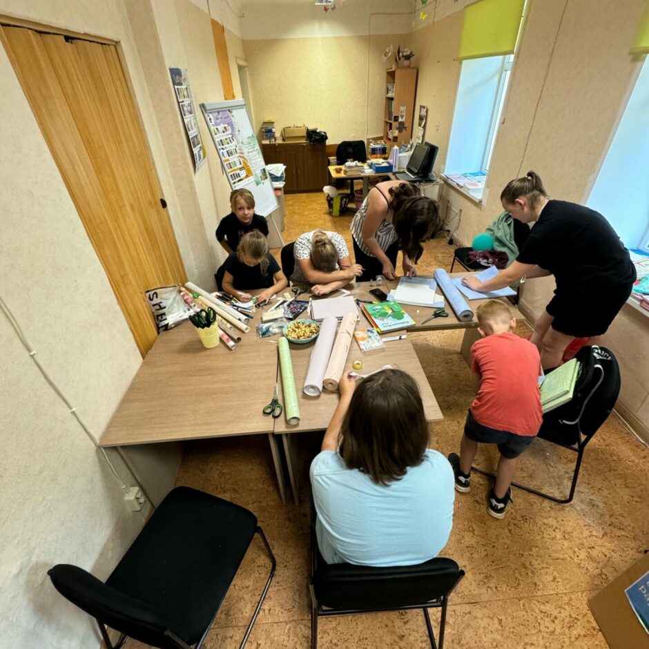 Ietērp grāmatu tapetēs