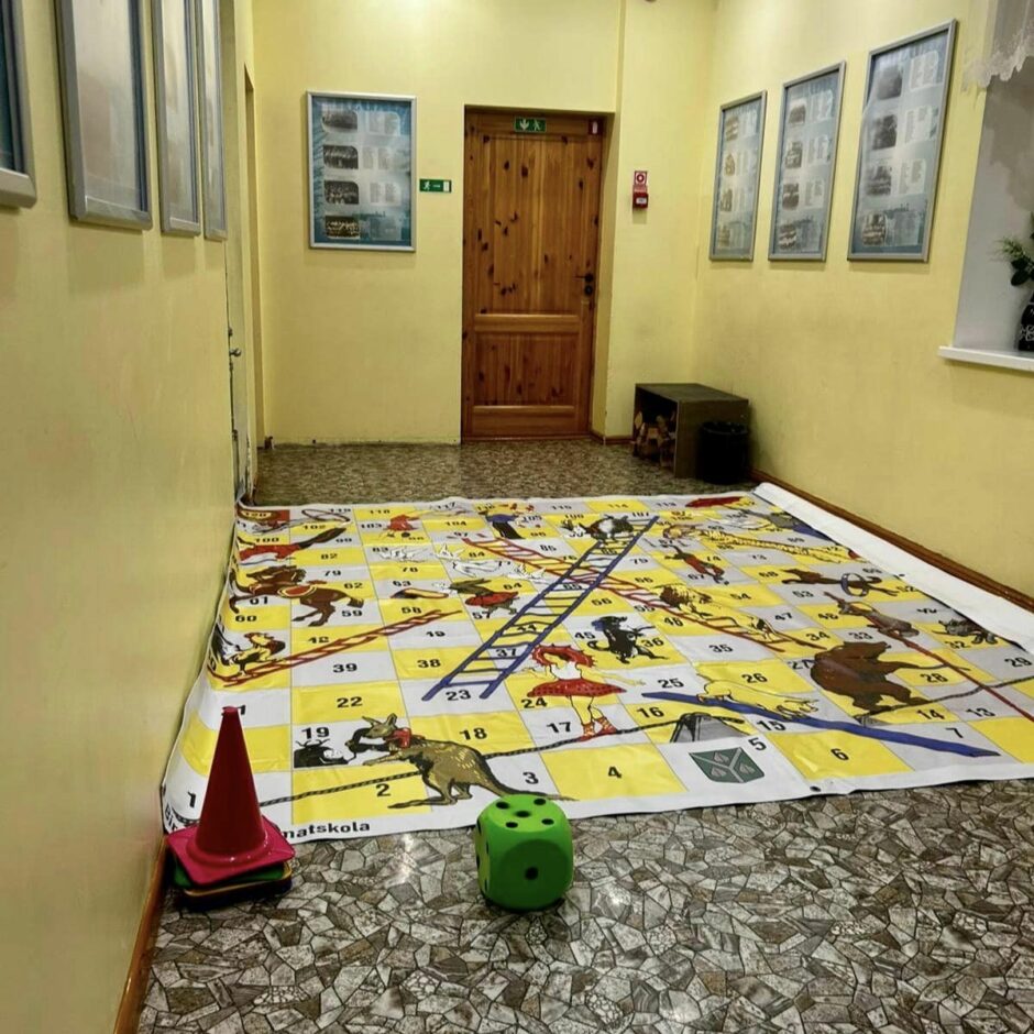 Absolventu dāvinājums skolai