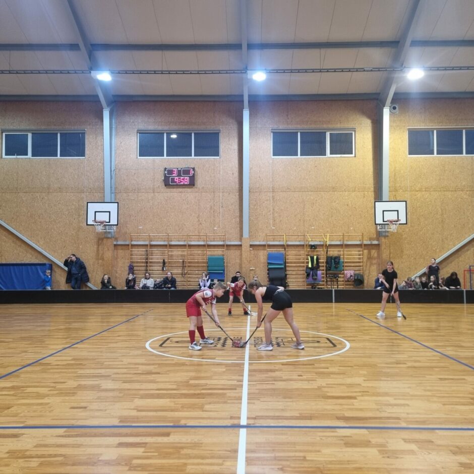 Florbola sacensības