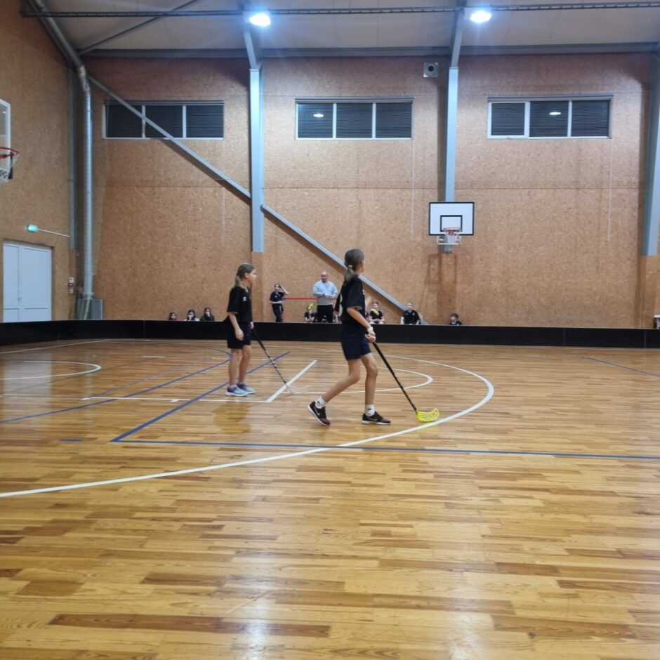 Florbola sacensības