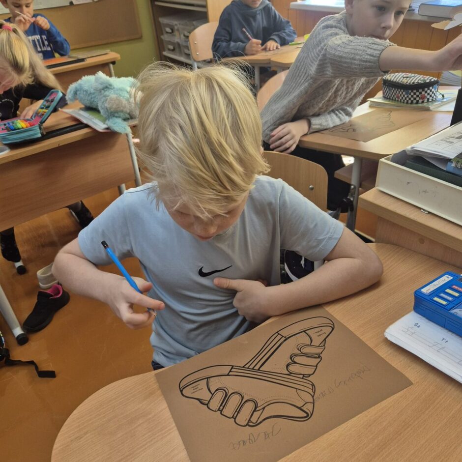 Dažādo kurpju diena