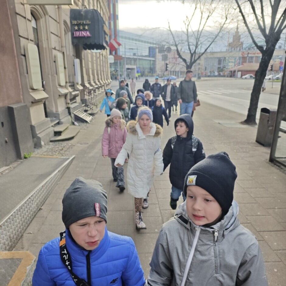 Leļļu teātra izrāde