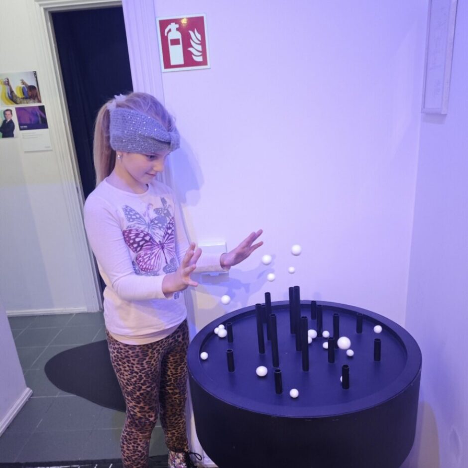 Leļļu teātra izrāde