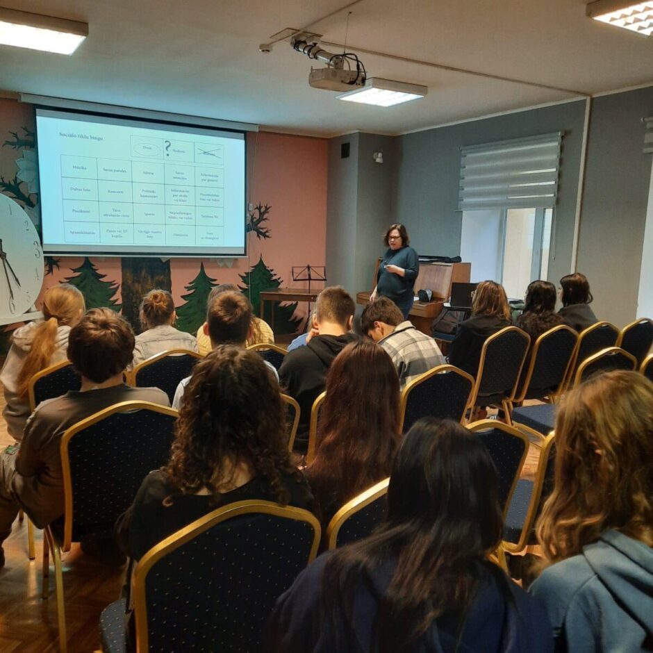 Kā izdzīvot sociālajos tīklos?