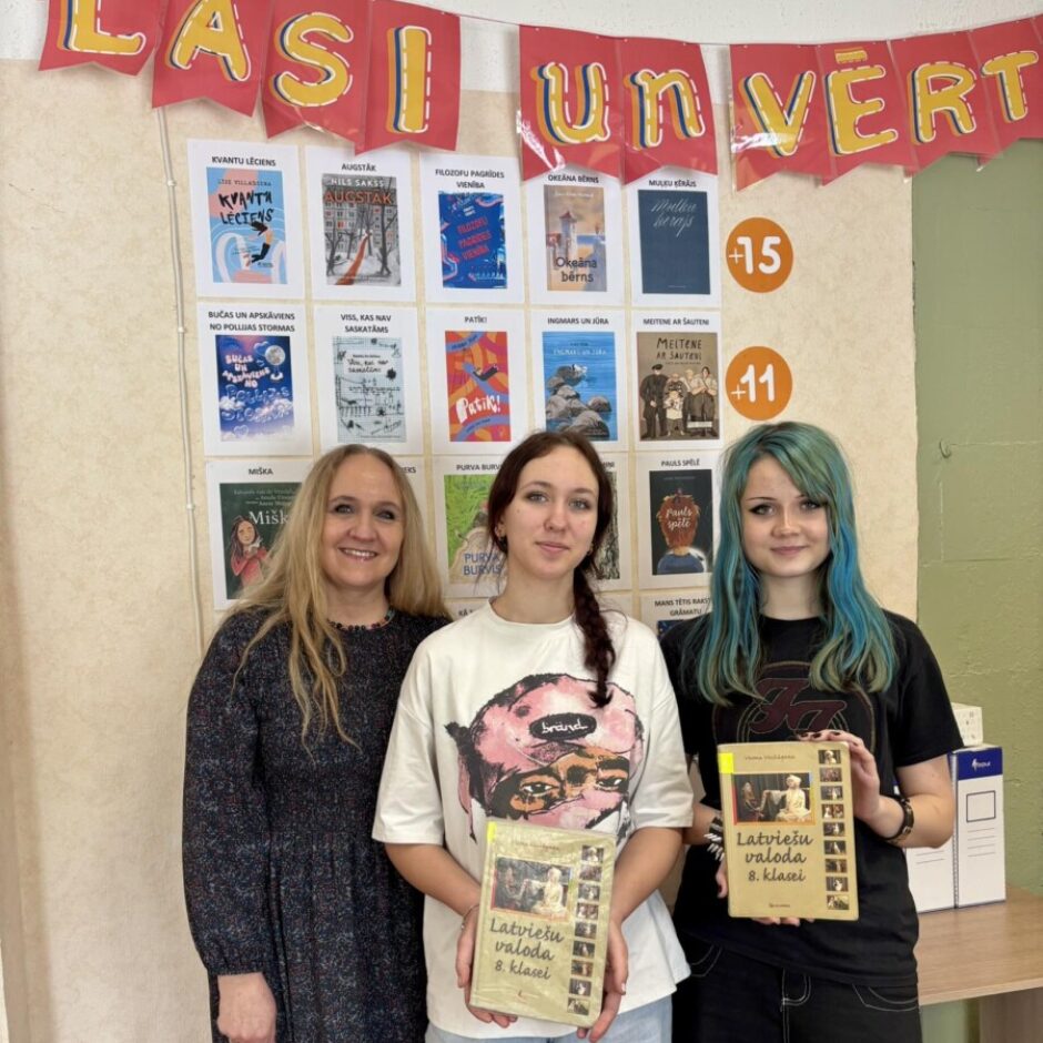 8.klases skolnieces Latviešu valodas olimpiādē
